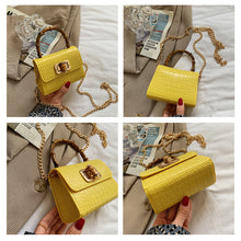 Load image into Gallery viewer, Hand Bag With Wooden Handle - LOFA-Love for Arcade
