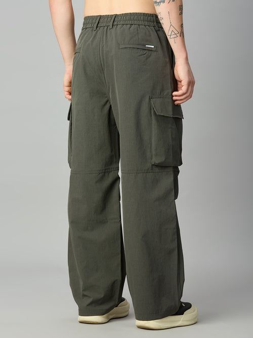 Men's baggy cargo pants back view