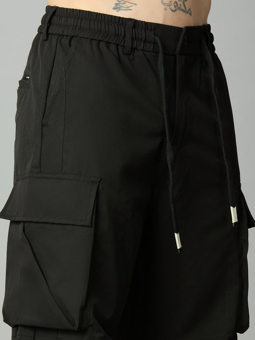 Close-up of functional cargo pocket detailing