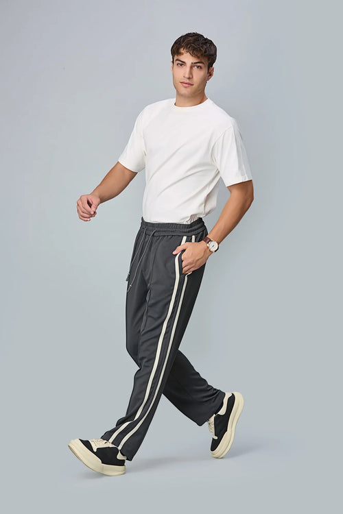 Full outfit look with LOFA men’s grey straight-fit active pants – versatile for casual, travel, and everyday comfort.