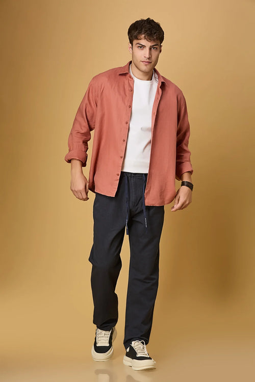 Men wearing LOFA navy blue trousers – modern comfort and all-day style.