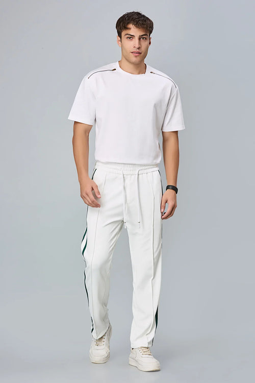 Model wearing LOFA men’s straight-fit active pants – smooth stretch fabric for all-day flexibility and style.